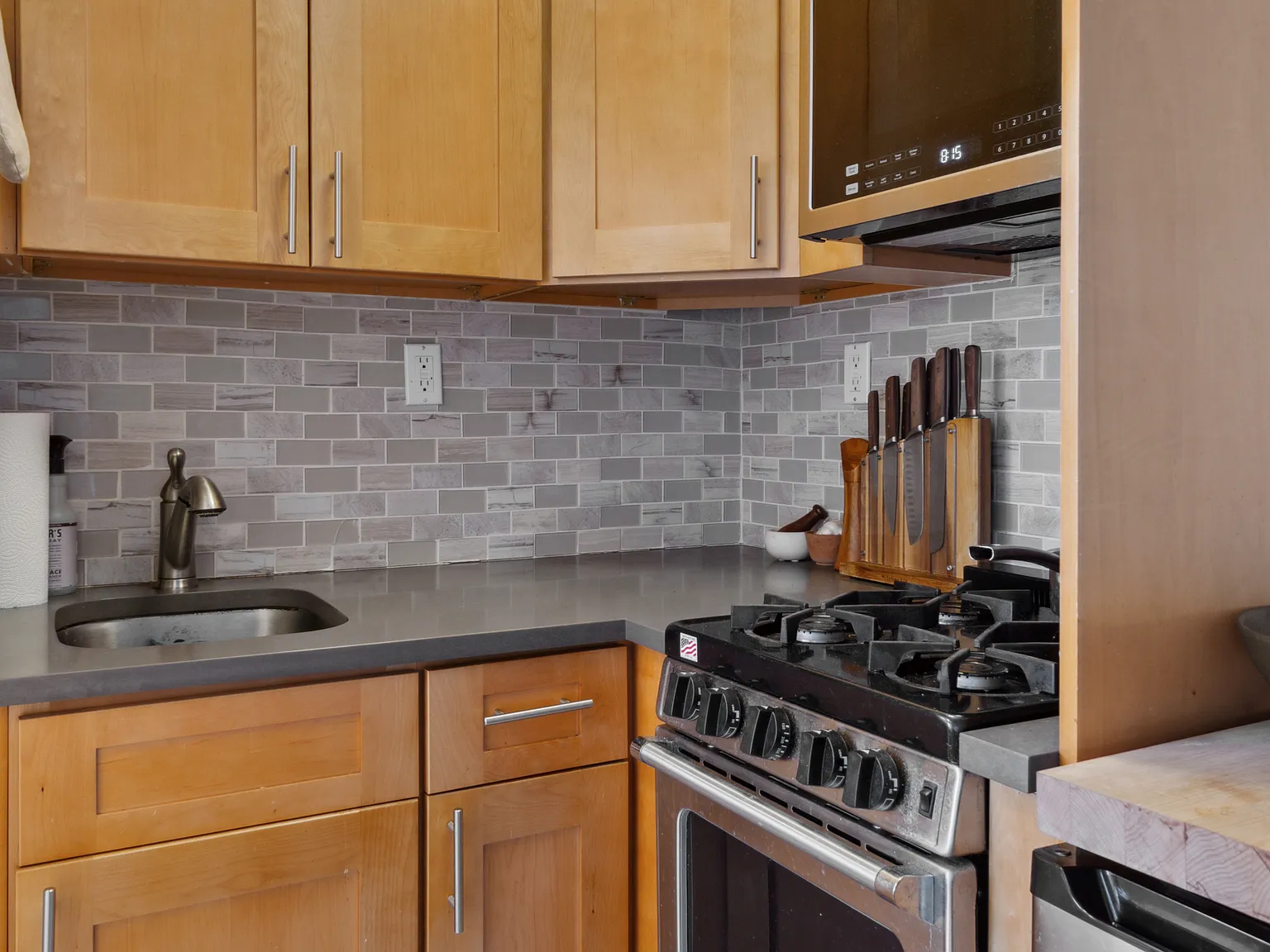 49 Willow Street — Photo 3