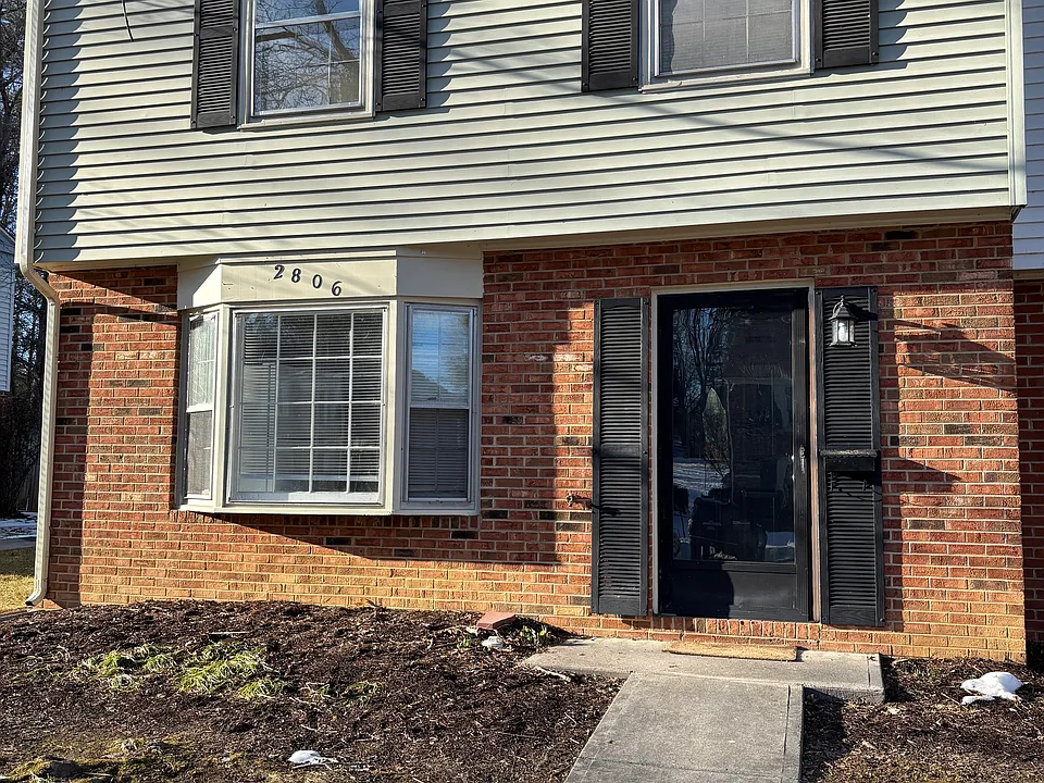 2806 Newton Ct #2806