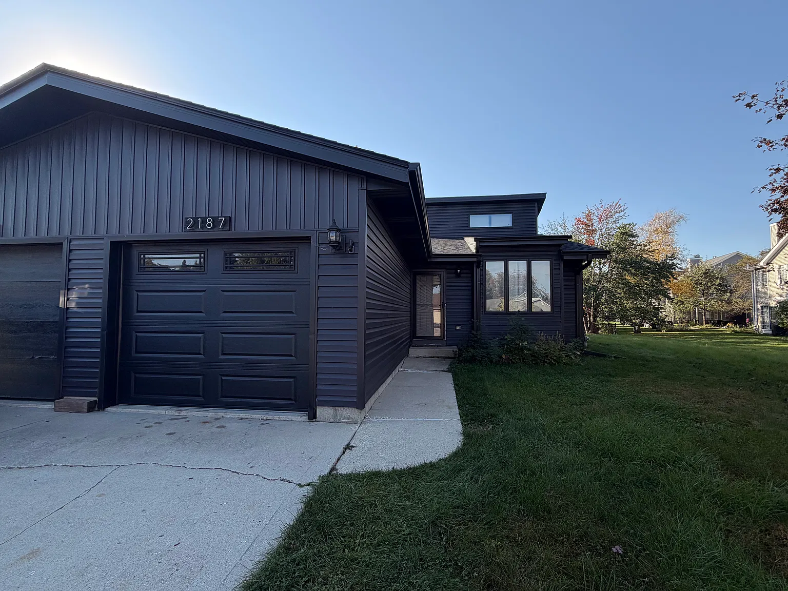 3 bed, 1415 sqft, $1,900 — Photo 1