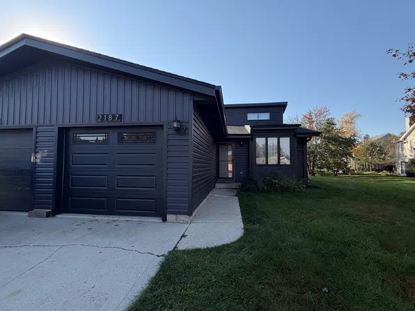 2187 Royal Blvd, Elgin, IL 60123