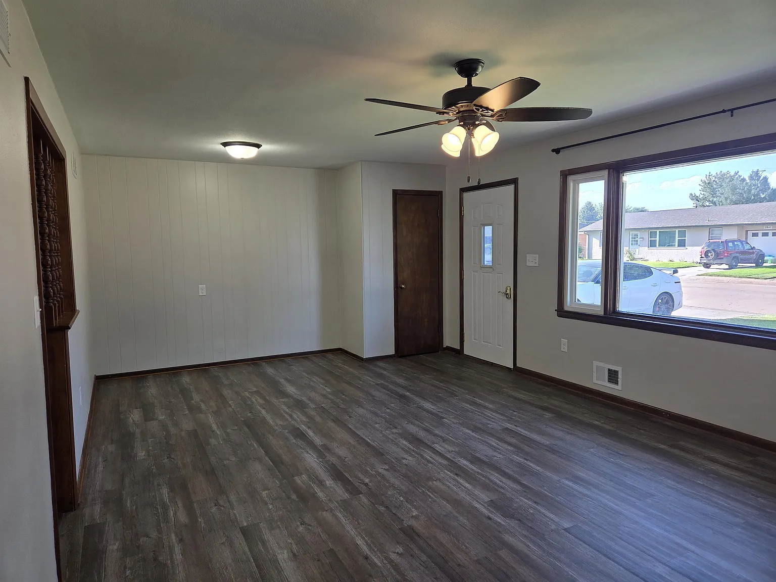 3 bed, 1001 sqft, $1,675 — Photo 3