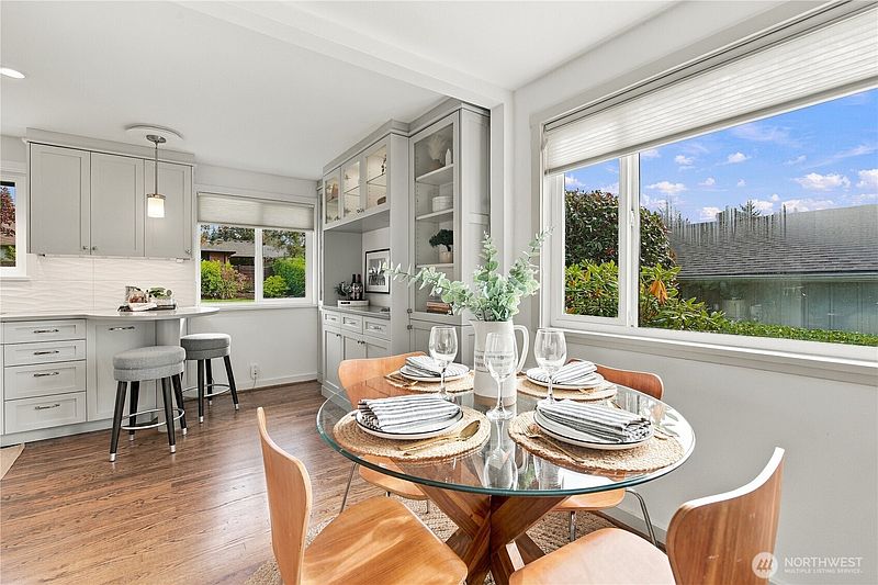 4th image of 12744 12th Avenue NW