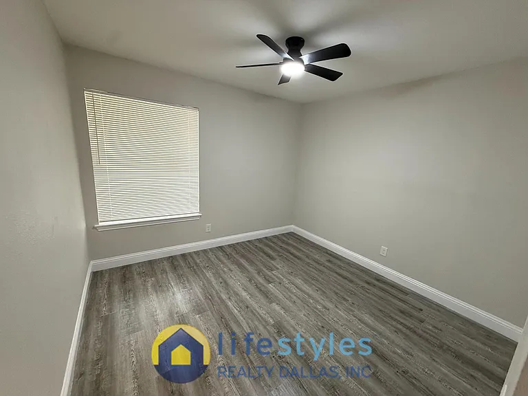 517 Cherry Ln — Photo 11