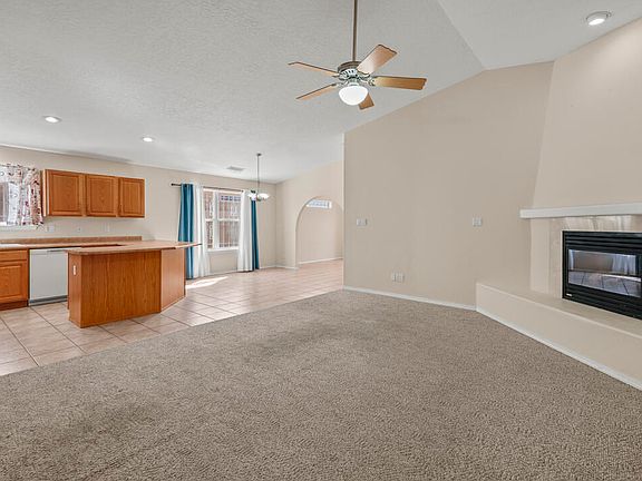 5th image of 6612 Ladrillo Pl NE
