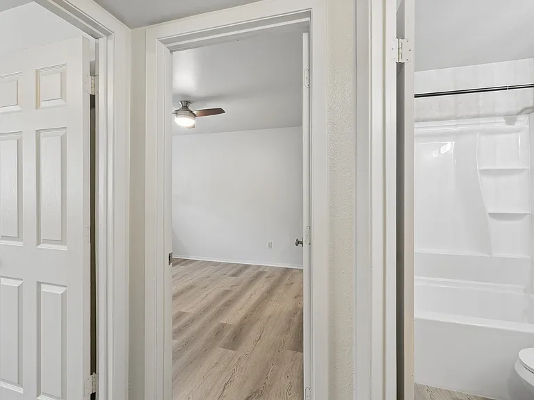 820 Sahara Ave #2 — Photo 14