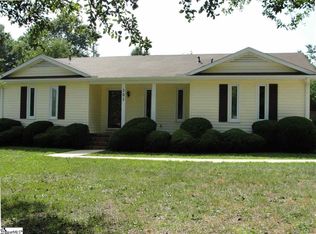 303 Cloverdale Ln, Simpsonville, SC 29681