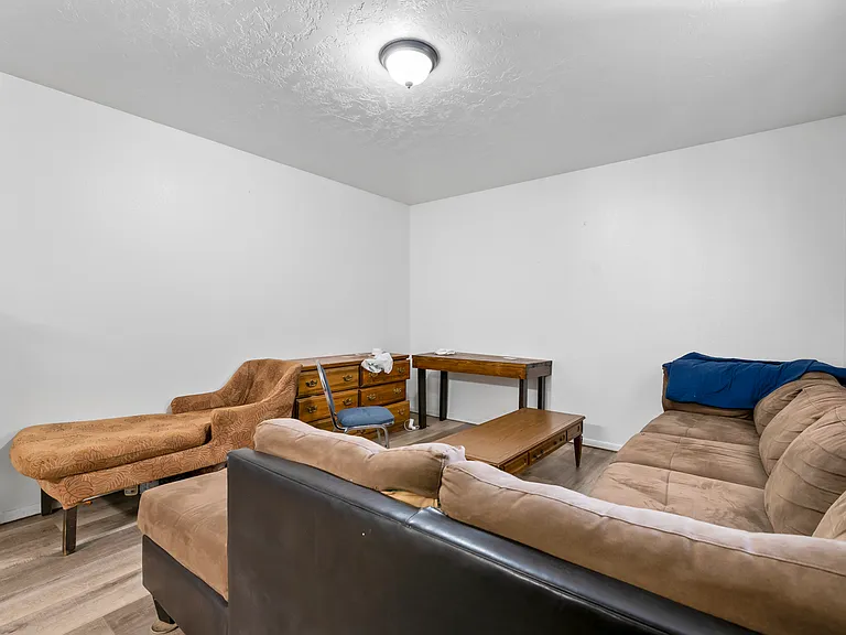 442 N 500 E #12 — Photo 4