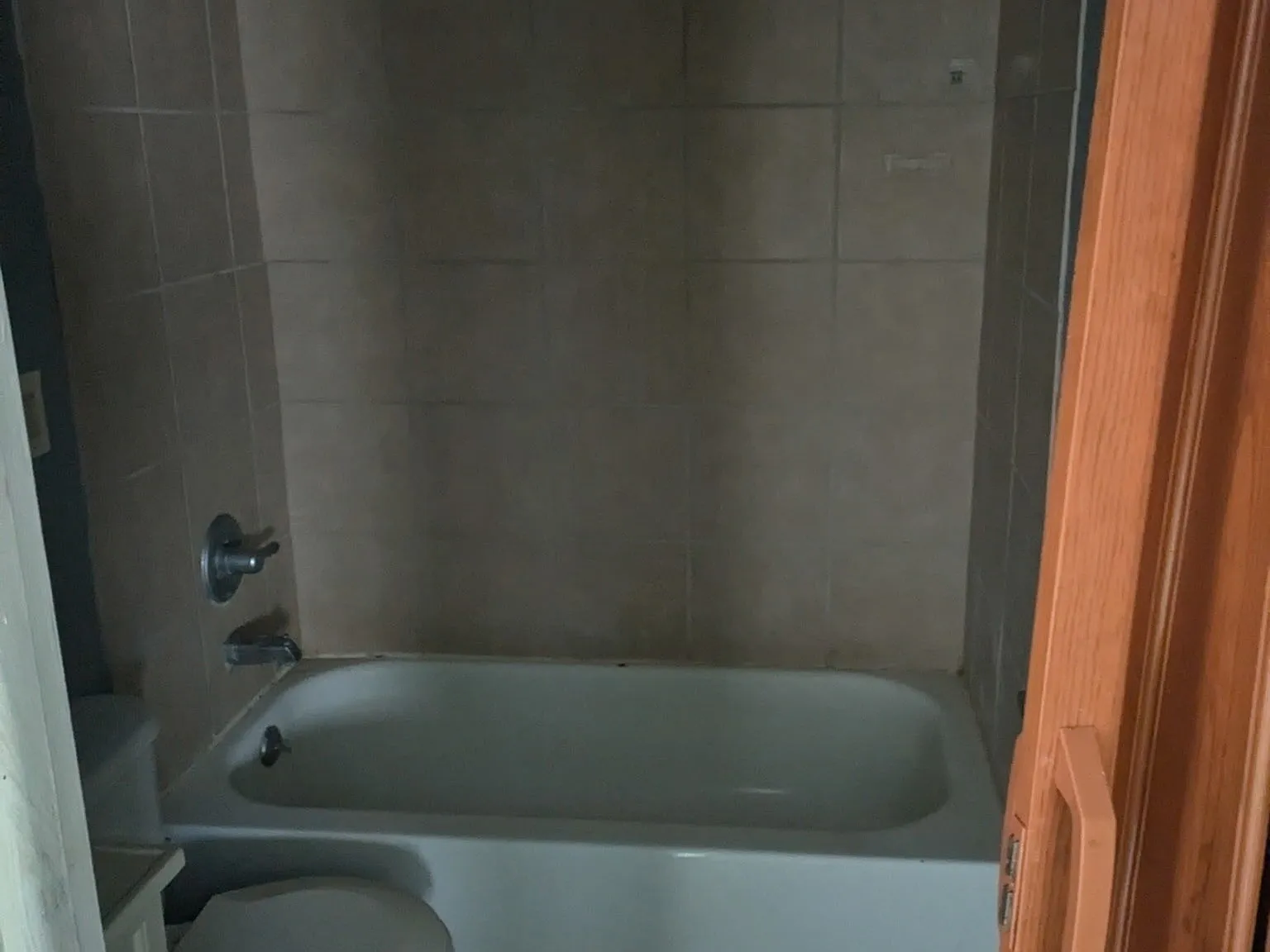 802 East London Avenue - 1 — Photo 2