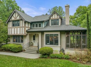 6 Hilltop Rd, Asheville, NC 28803