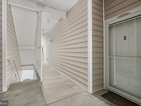 3rd image of 4502 Summer Brook Way #H