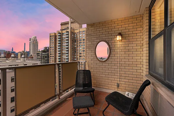 Sold by Redfin Real Estate | media 24