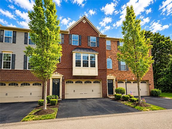 2nd image of 1502 Pointe View Dr