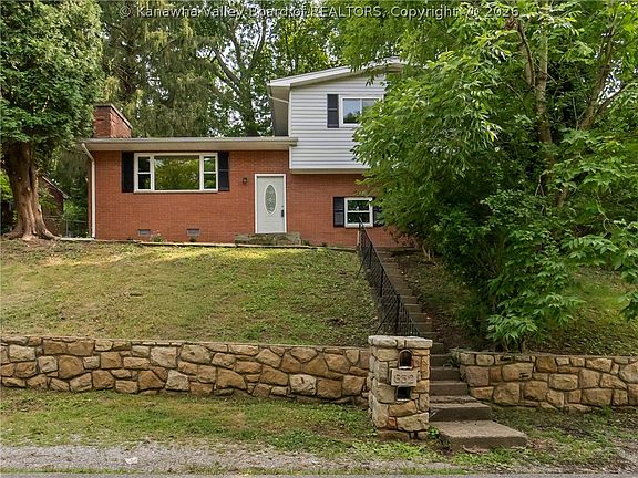2nd image of 852 Beaumont Rd