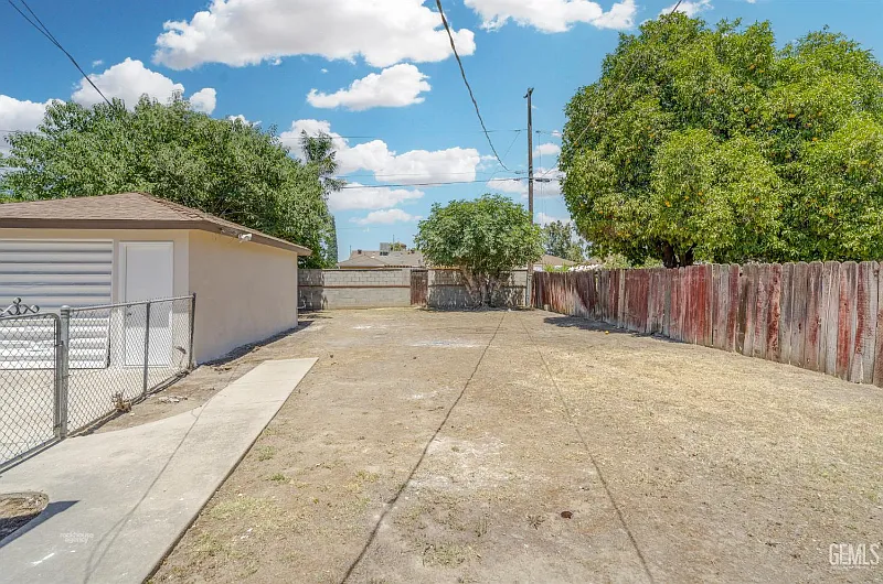 3 bed, 1278 sqft, $2,100 — Photo 2