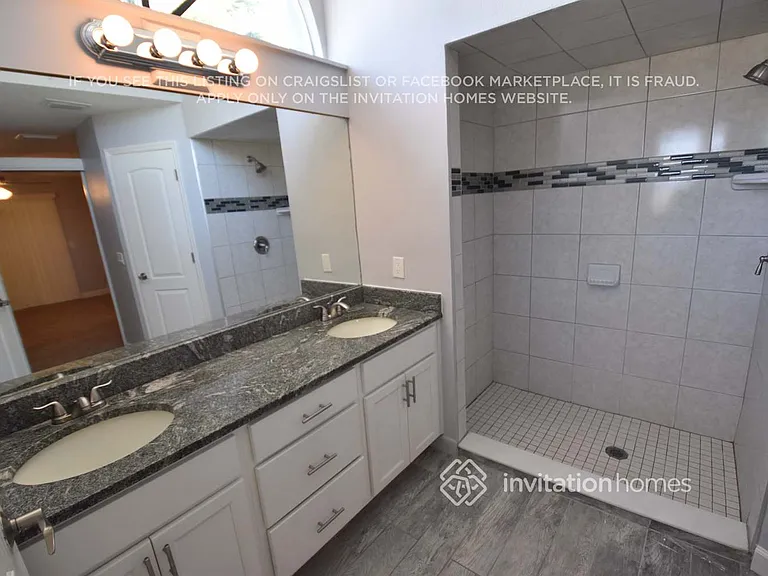 2363 Ambrose Ln — Photo 11