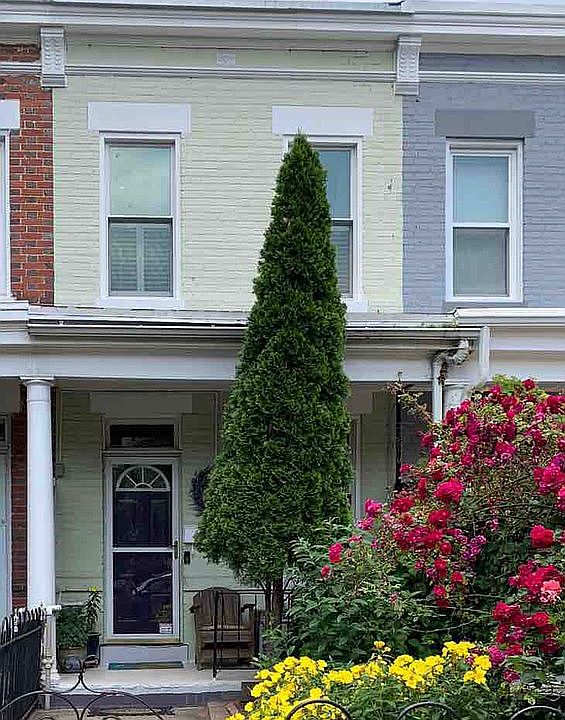 2nd image of 1536 D St SE