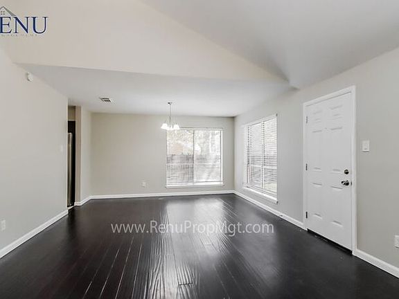 4th image of 3903 Holly Green Ct