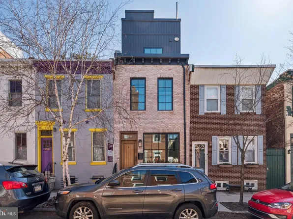 2518 Waverly St, Philadelphia, PA 19146