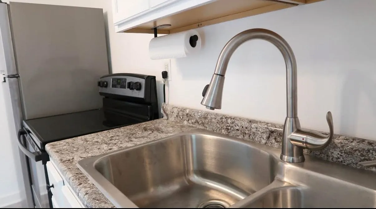 2 bed, 1.0 bath, $900 — Photo 1