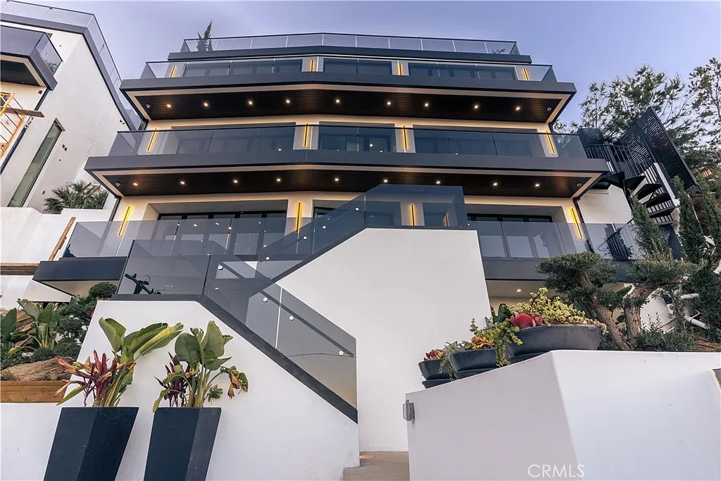 1 bed, 800 sqft, $4,000 — Photo 1