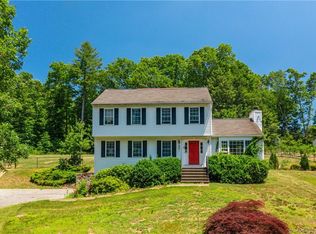 30 Philo Curtis Rd, Sandy Hook, CT 06482