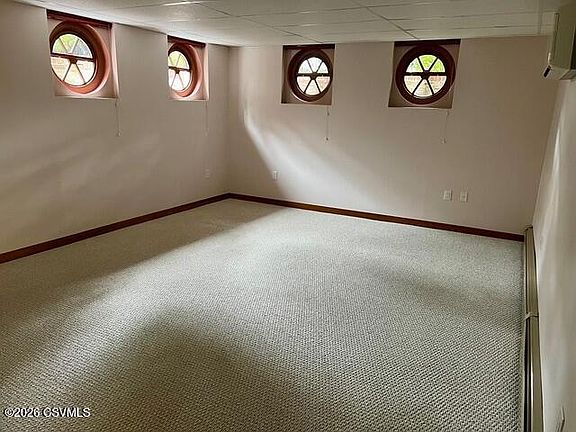 4th image of 407 Main St APT 5
