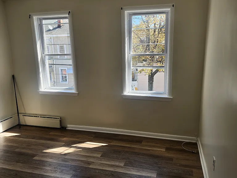 191 Division St — Photo 10