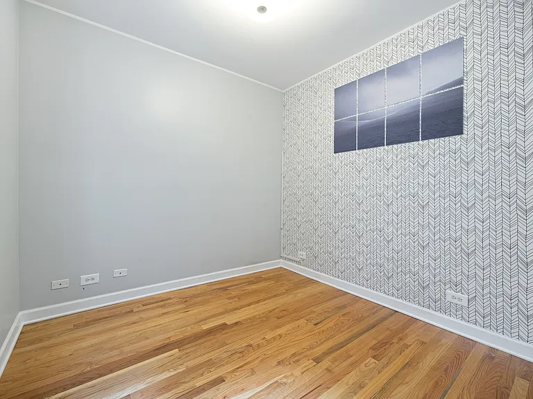 1435 W Addison St #2 — Photo 14