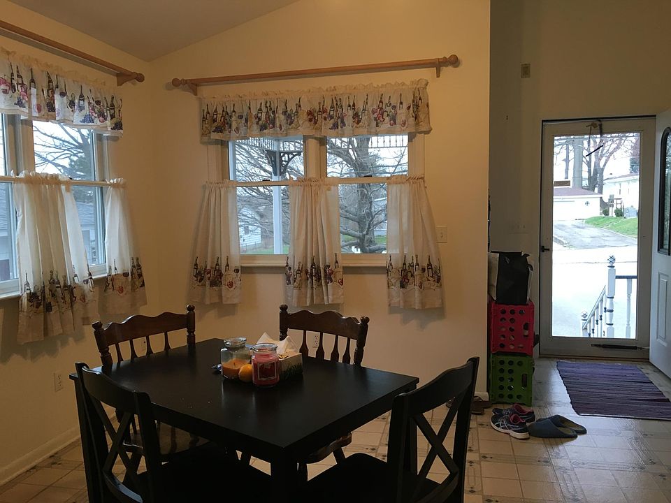 2nd image of 4835 Summer St