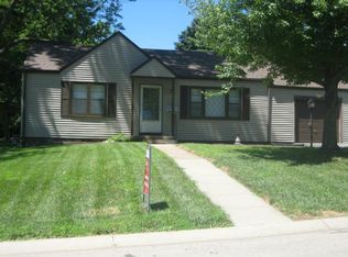 5640 Barton Ln, Shawnee, KS 66203