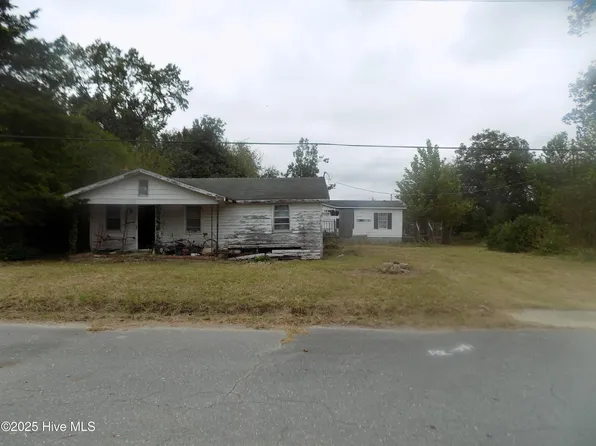 236 NW Booker Street NW, Pikeville, NC 27863