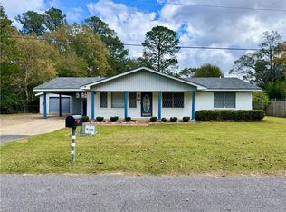 127 Edwards Dr, Pineville, LA 71360