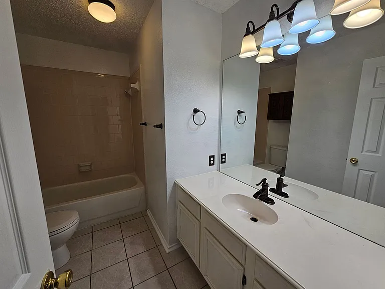 1128 Marshall Dr — Photo 17