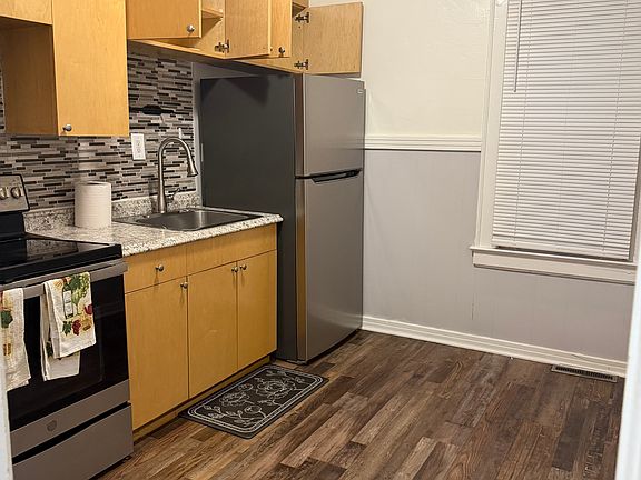 2nd image of 2202 Main St APT 3