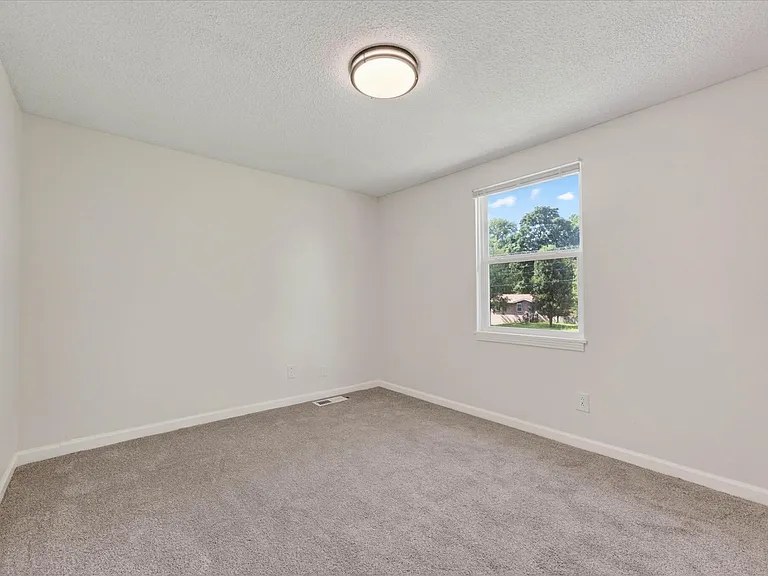 444 Appleton Dr — Photo 24