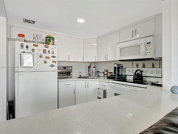 2nd image of 300 NW 42nd Ave APT 802