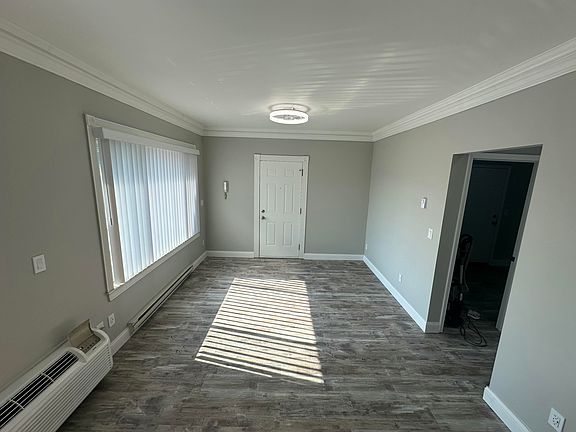 5th image of 17161 Telegraph Rd