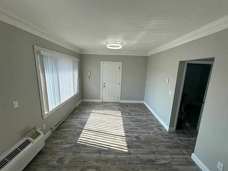 17161 Telegraph Rd — Photo 5