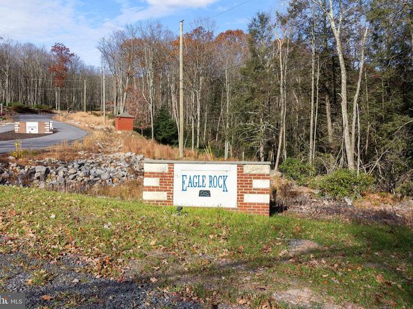 265 Hidden Forest Dr, Hazleton, PA 18202