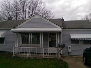 27111 Academy St, Roseville, MI 48066