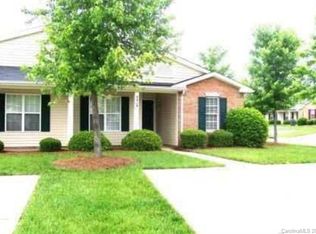 5319 Harris Cove Dr, Charlotte, NC 28269