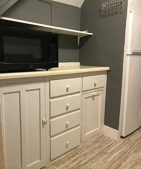 20 Grove Ave #3B — Photo 4