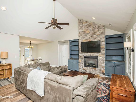 3rd image of 8026 Cambridge Reserve Dr