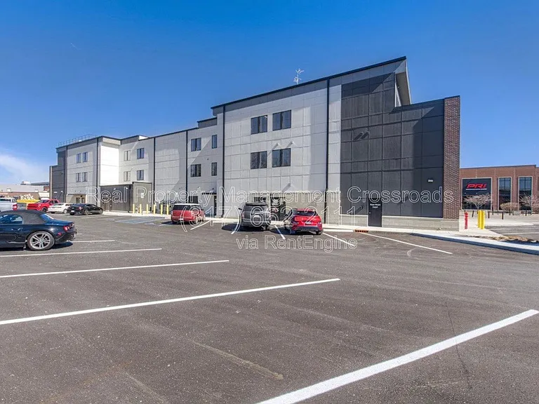 1302 N Main St #209 — Photo 28