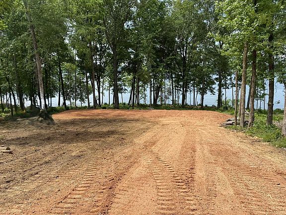 2nd image of 64 Spyglass Loop