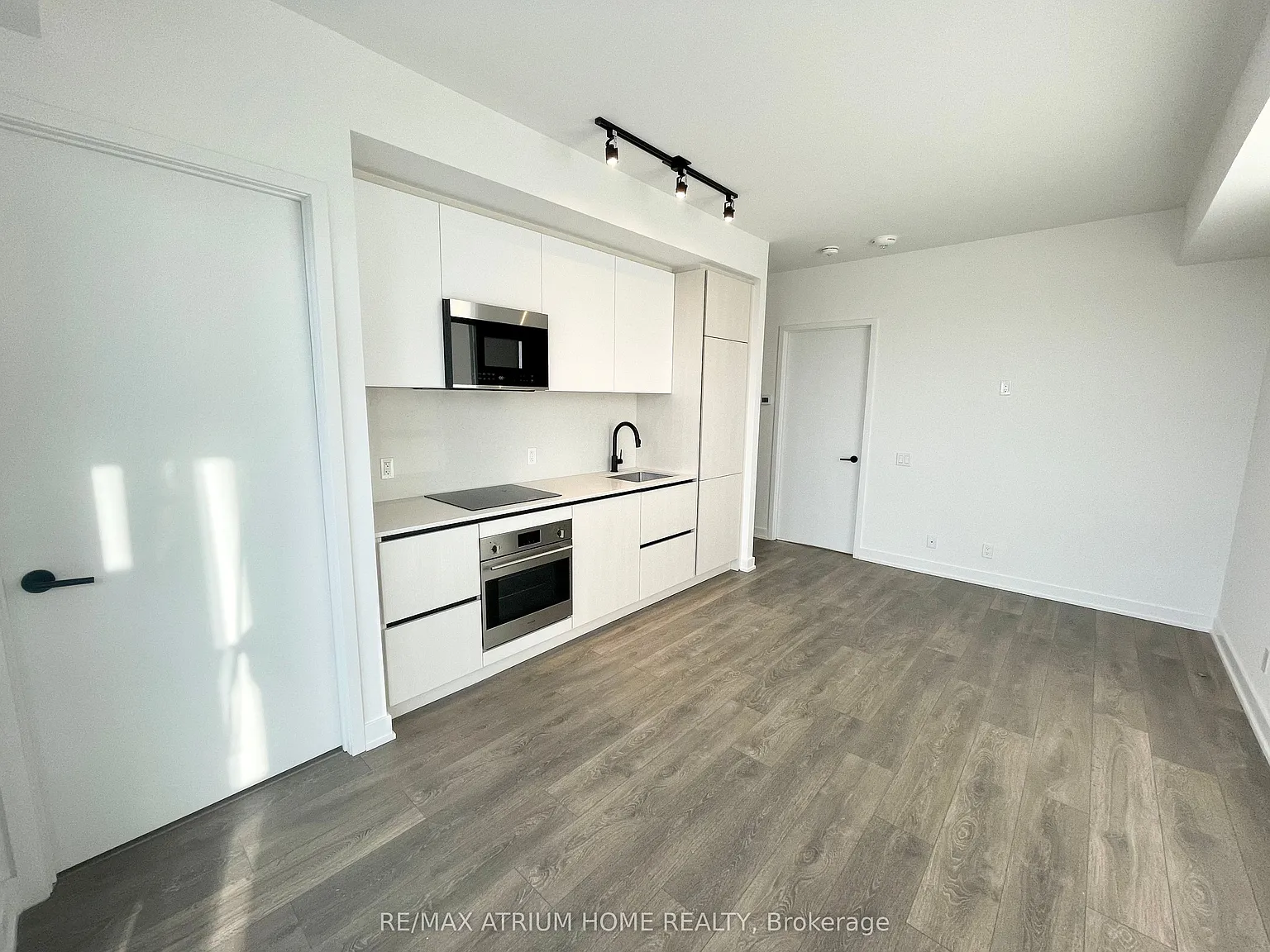 2 bed, $3,150 — Photo 4