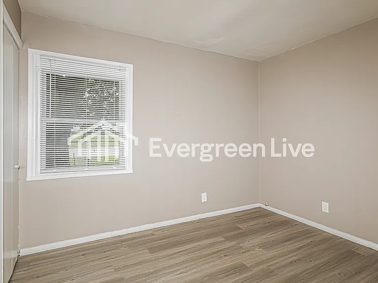 5102 W 30th St — Photo 9