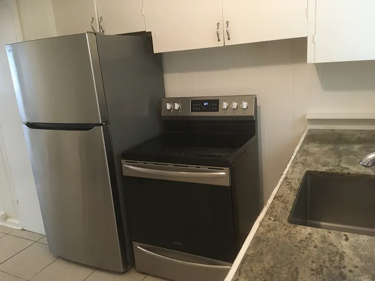 1725 Hoe St — Photo 7
