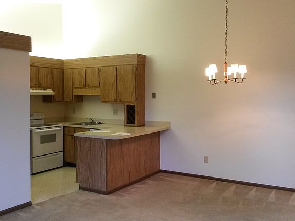 3rd image of 3562 Chesapeake Dr