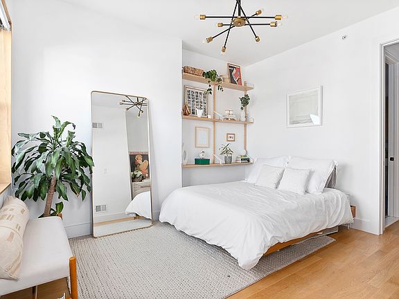 5th image of 27 Jefferson Ave #4